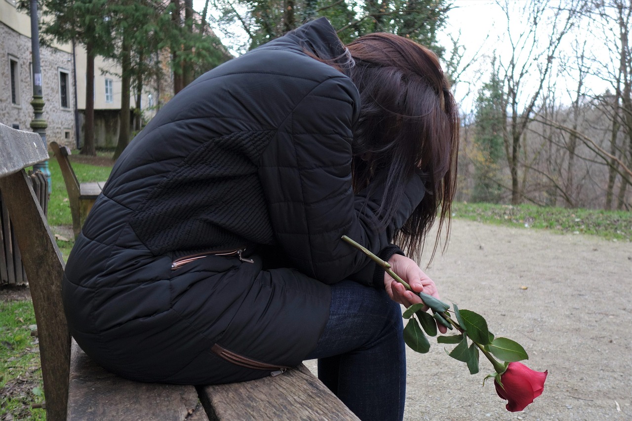 sad-girl-3007323_1280