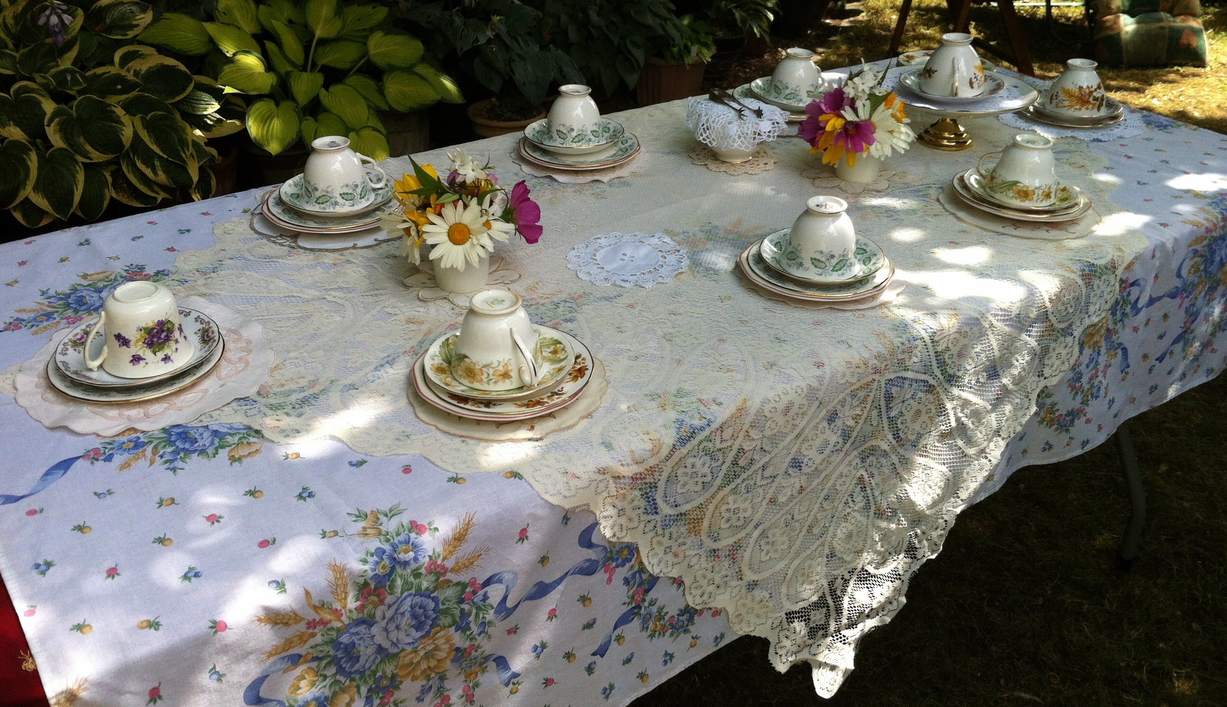 artyangel-tea-party-2669989